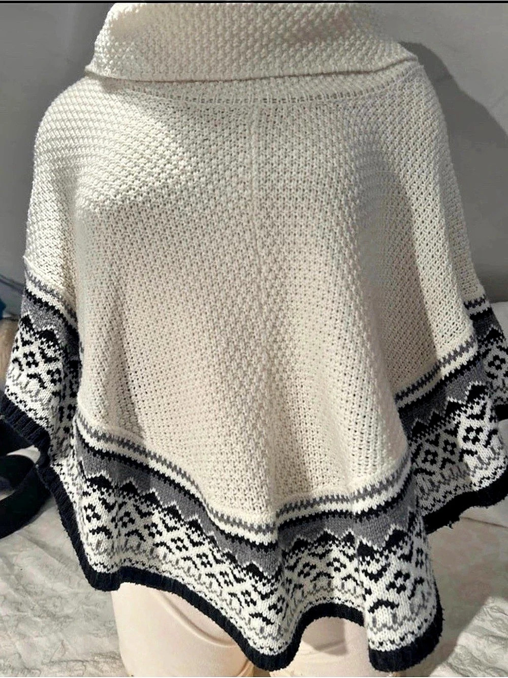 New Directions Knit Cowl Neck Poncho in Cream & Black Size Medium